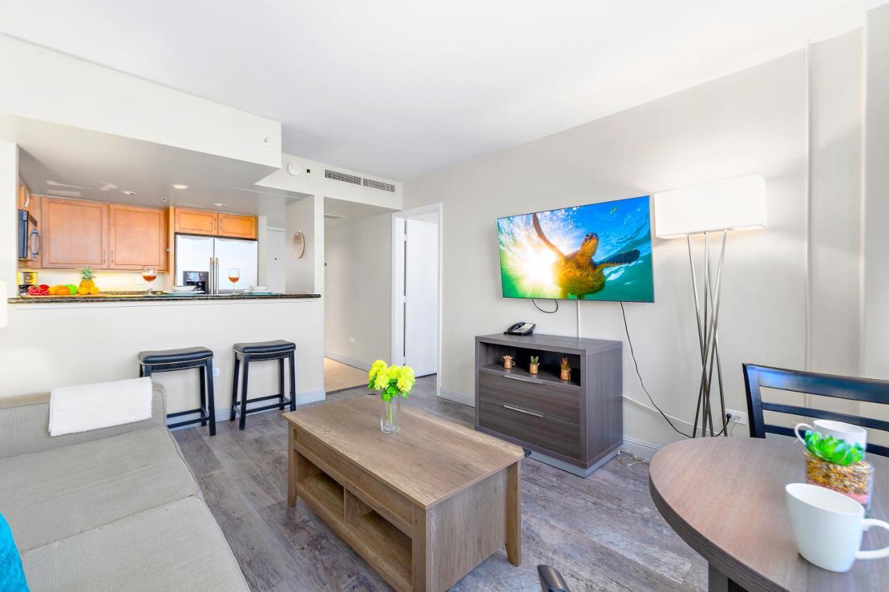 Renovated With City View At Aqua Palms Waikiki ホノルル エクステリア 写真