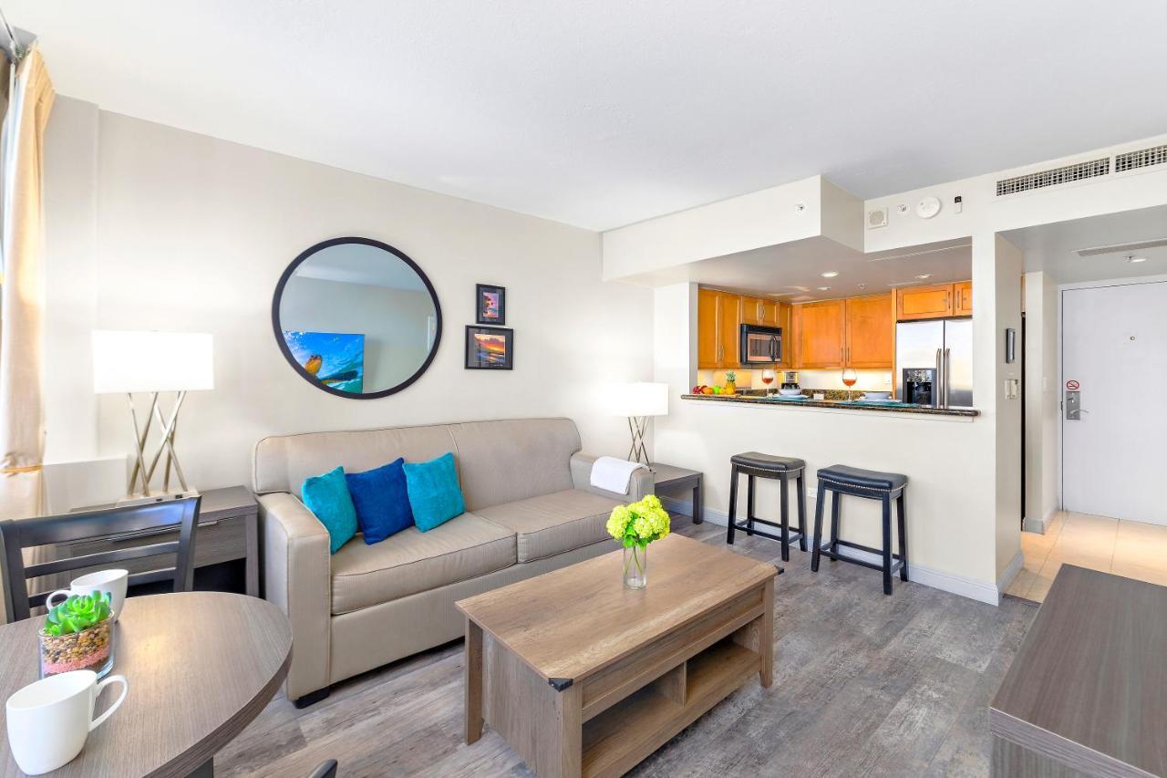 Renovated With City View At Aqua Palms Waikiki ホノルル エクステリア 写真