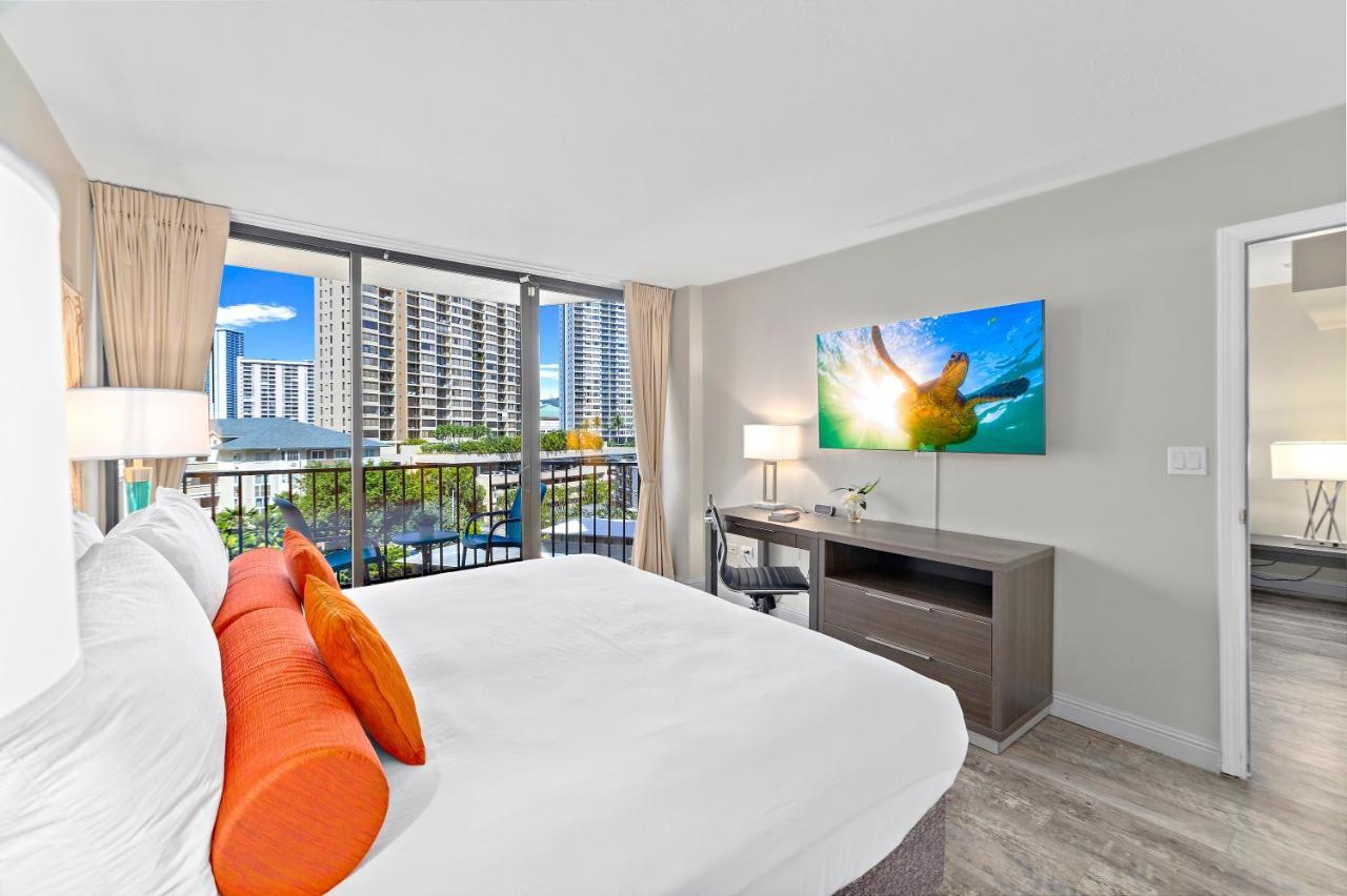 Renovated With City View At Aqua Palms Waikiki ホノルル エクステリア 写真