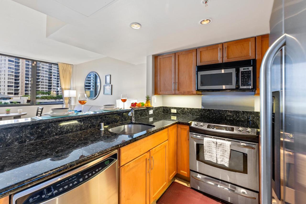 Renovated With City View At Aqua Palms Waikiki ホノルル エクステリア 写真
