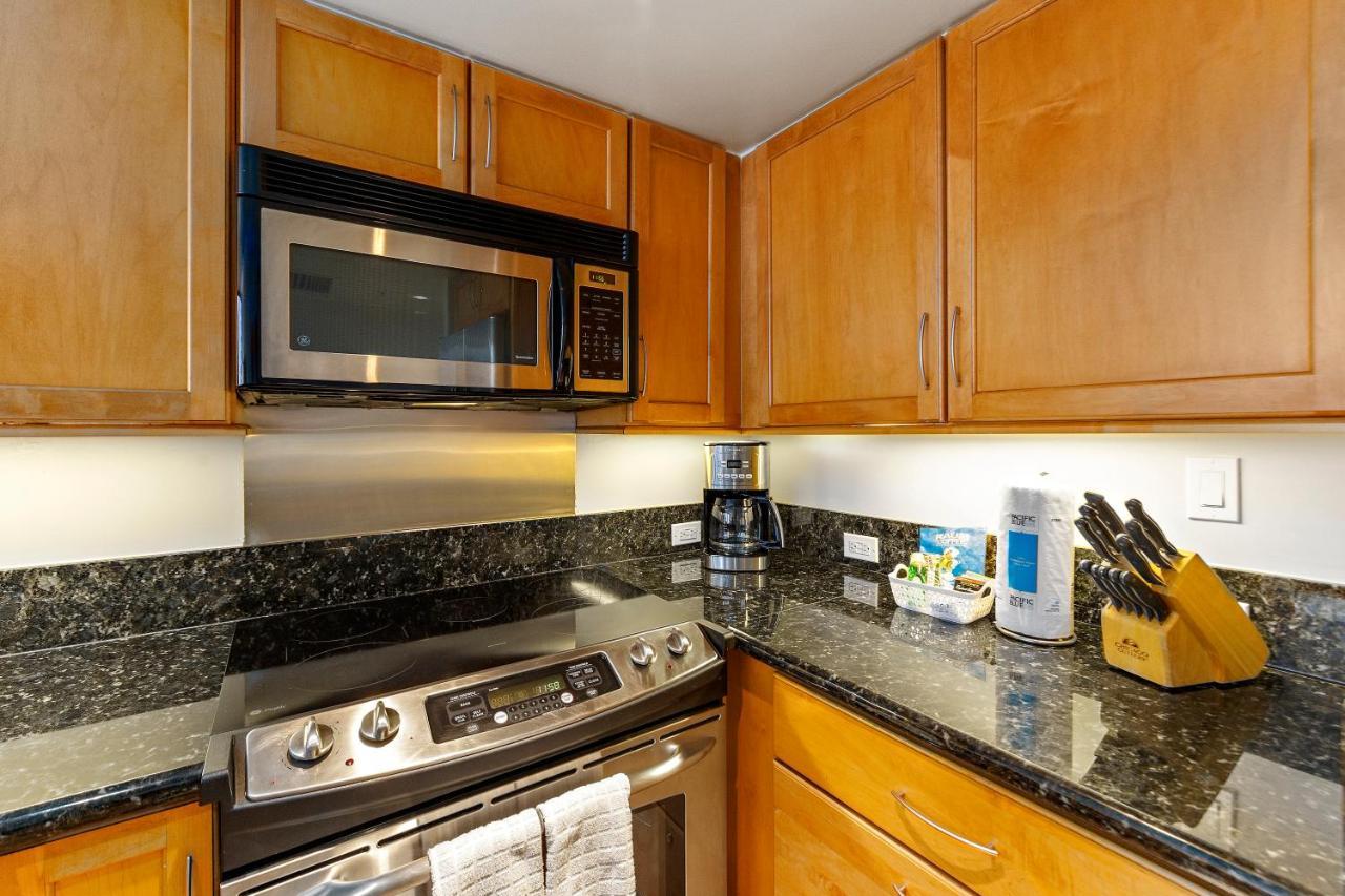Renovated With City View At Aqua Palms Waikiki ホノルル エクステリア 写真